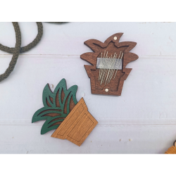 Wooden needle case "Succulent"